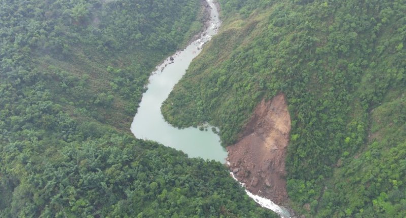 農村水保署完成竹山加走寮溪堰塞湖勘查  持續監測並提醒民眾勿進入河道